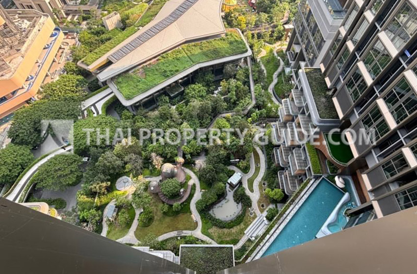 Condominium in Bangnatrad 